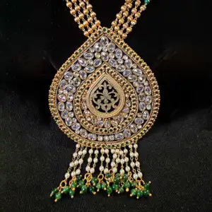 How to Safely Buy a Diamond Necklace Online 